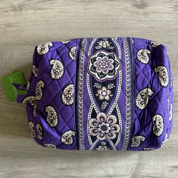 Vera Bradley Handbags - Sold on merc@ri